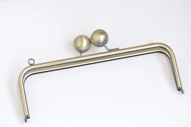 25cm (10") Retro Purse Frame With Big Kiss-Lock Pick Color
