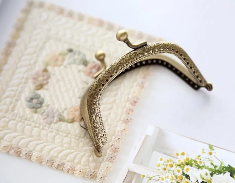Retro Bronze Purse Frame Sewing Style